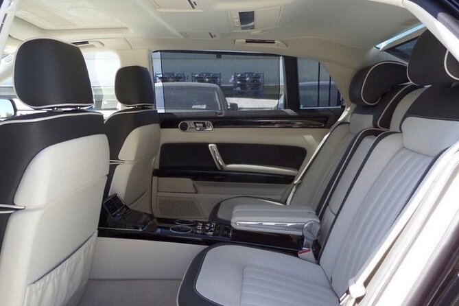 Private Transfer: Dubai International Airport (DXB) to Dubai - Meeting and Pickup Details