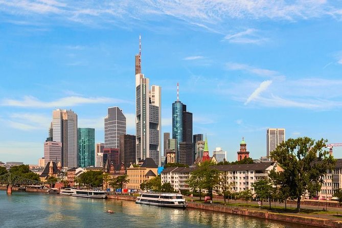 Private Transfer: Frankfurt Airport FRA to Frankfurt in Van - The Sum Up