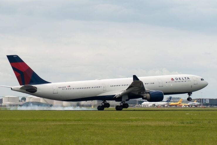 Private Transfer From AMS Schiphol Airport to AMSterdam - Private Vehicle Options for Luxury and Comfort