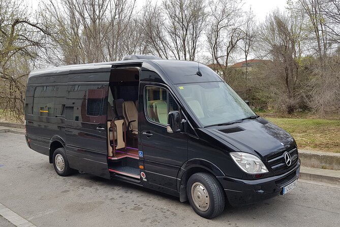 Private Transfer From Barcelona Airport to Barcelona Center Port - Common Questions