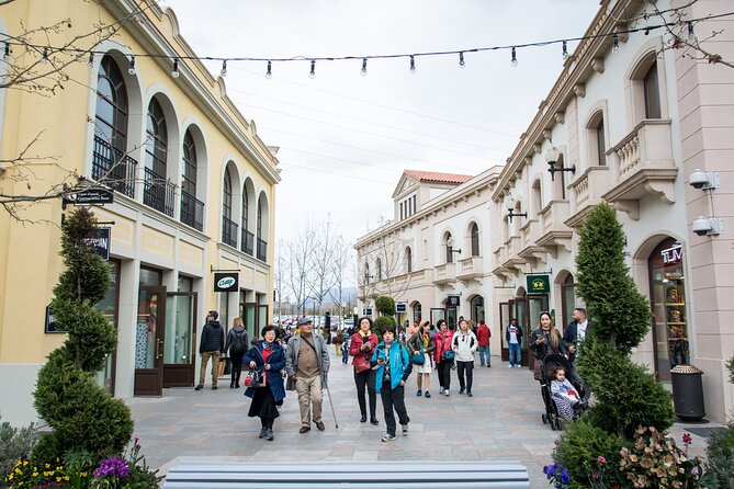 Private Transfer From Barcelona to La Roca Shopping Village - Inclusions