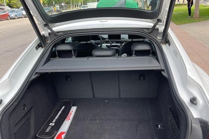 Private Transfer From Barcelona to Portaventura World - Flexibility and Guarantee