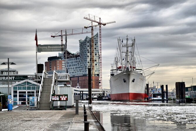 Private Transfer From Berlin to Hamburg With a 2 Hour Stop - Start Time and Cancellation Policy