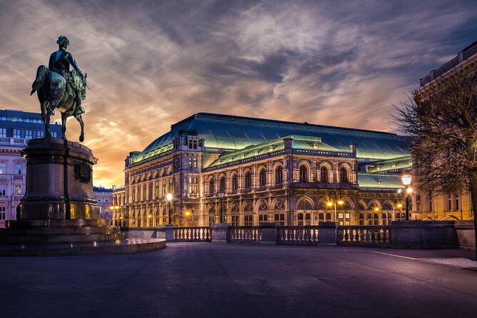 Private Transfer From Budapest to Vienna With 2h of Sightseeing - Personalized Sightseeing Experience