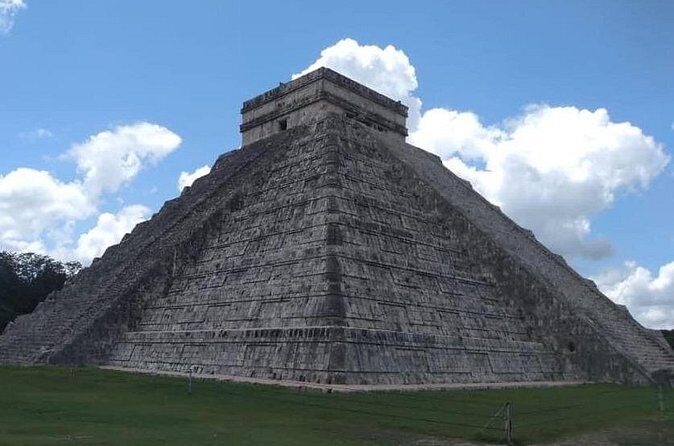 Private Transfer from Cancun to Cancun Airport - The Sum Up