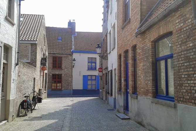 Private Transfer From Charleroi Airport to Bruges by Luxury Car - Important Information and Terms