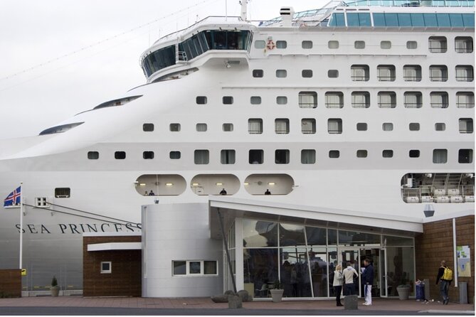 Private Transfer From Cruise Ship Port to Keflavik Int. Airport - Pricing and Booking Details