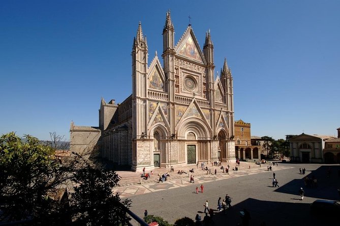 PRIVATE TRANSFER From Florence to Rome With Stops in Orvieto & Civita Bagnoregio - Service Description