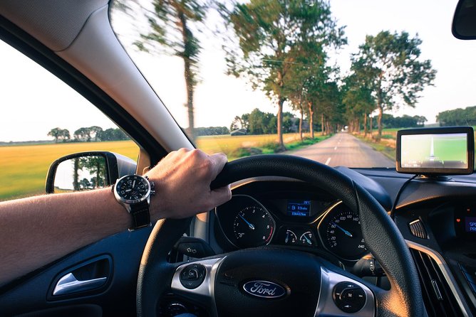 Private Transfer From Gdansk to Warsaw With 2h of Sightseeing - Inclusions and Amenities