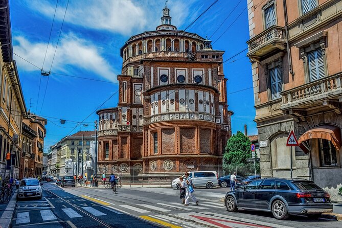 Private Transfer From Genoa To Milan With a 2 Hour Stop in Pavia - Local Guide Expertise