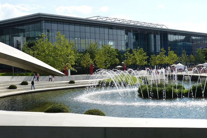 Private Transfer From Hamburg to Wolfsburg With a 2 Hour Stop - Meeting and Pickup