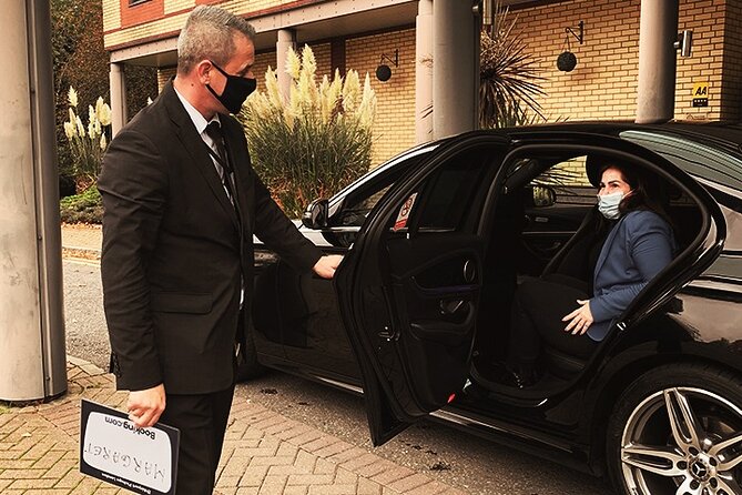 Private Transfer From Heathrow to Gatwick Airport - Meeting and Pickup