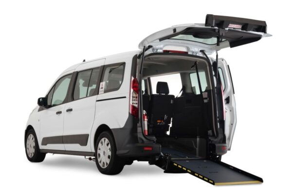 Private Transfer From Kalamata Airport to Katakolo Port - Duration and Language