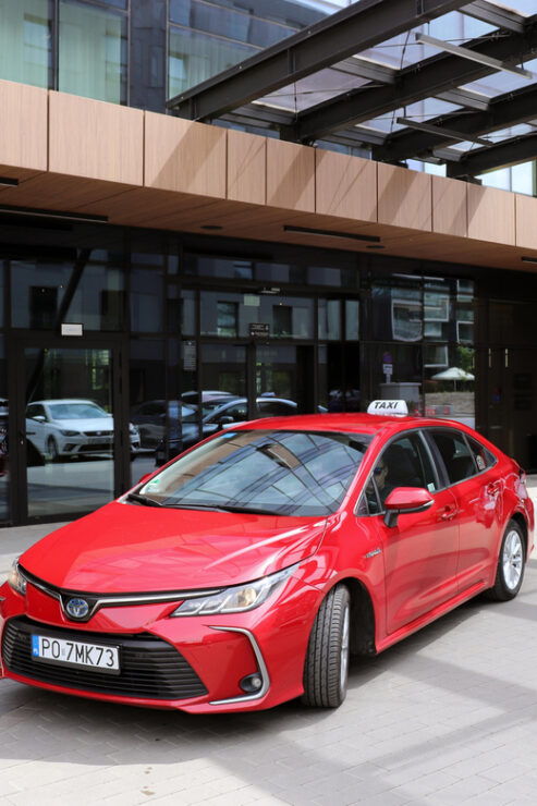 Private Transfer From Katowice Pyrzowice Airport to Krakow - Key Points
