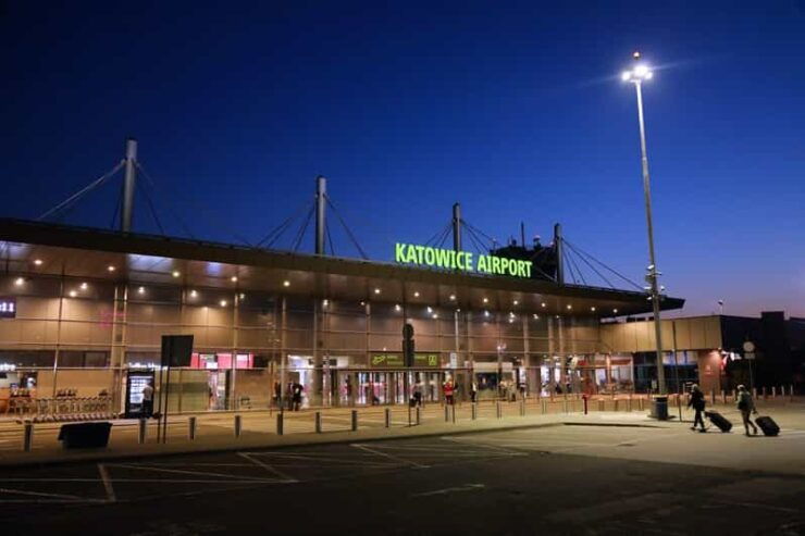 Private Transfer From Katowice Pyrzowice Airport to Krakow - Booking Information