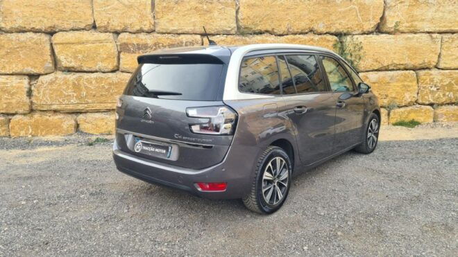 Private Transfer From Lisbon Airport - The Sum Up