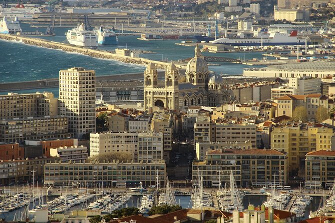 Private Transfer From Lyon To Marseille With a 2 Hour Stop - Service Details