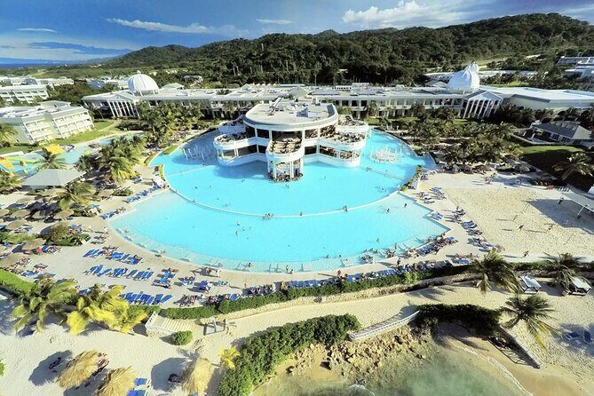 Private Transfer from MBJ Airport to Grand Palladium Hotel - Good To Know