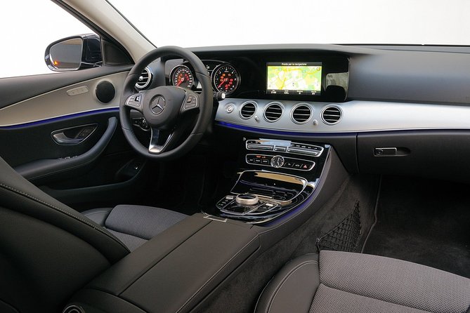 Private Transfer From Milan Centre to Milan Linate Airport - Pickup and Drop-off Details