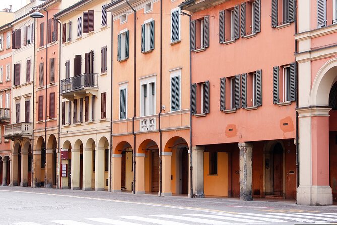 Private Transfer From Milan To Bologna With a 2 Hour Stop - Air-Conditioned Vehicle