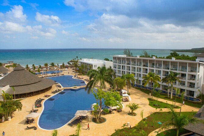 Private Transfer from Montego Bay Airport to Falmouth Hotels - The Sum Up