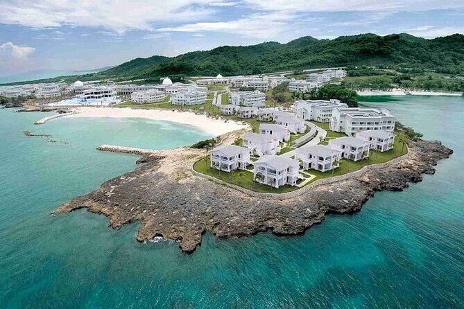 Private Transfer from MontegoBay Airport to Lucea/Grand Palladium - Good To Know