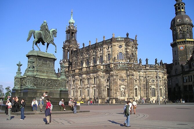 Private Transfer From Munich to Dresden With a 2 Hour Stop - Booking the Private Transfer