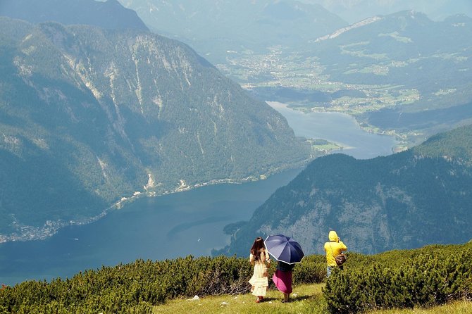 Private Transfer From Munich to Vienna With 2-Hour Sightseeing Stop in Hallstatt - Common Questions