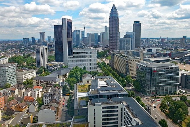 Private Transfer From Nuremberg to Frankfurt With 2h of Sightseeing - Timing and Availability