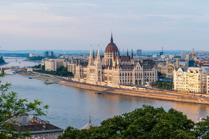 Private Transfer From Prague to Budapest With a Sightseeing Stop in Bratislava - Booking and Availability