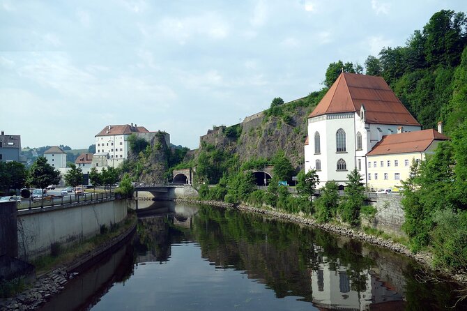 Private Transfer From Prague to Passau With 2h in Cesky Krumlov - Pricing and Group Size Variations