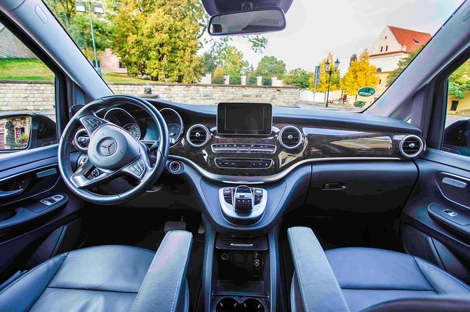 Private Transfer From Prague to Vienna via Cesky Krumlov - Amenities Provided