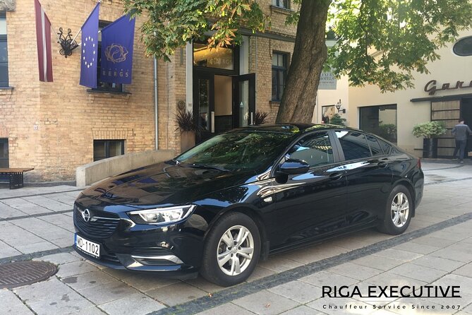 Private Transfer From Riga Airport to Hotel With English Speaking Driver - Meeting and Pickup