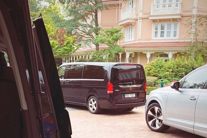 Private Transfer From Roissy CDG Airport to the City of Paris - Exploring Paris After Your Transfer