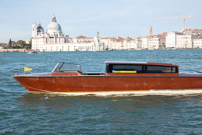 Private Transfer From S.Lucia Station, P. Roma to the Center of Venice - The Sum Up