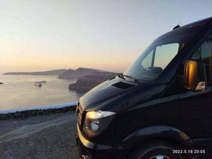 Private Transfer From Santorini Airport to Hotel - English-Speaking Driver