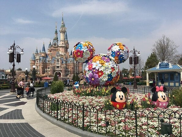 Private Transfer From Shanghai Pudong Airport to Shanghai Disneyland - Service Details