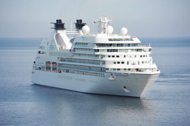 Private Transfer: From Southampton Port to Gatwick Airport. - Booking Information