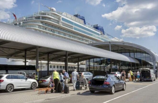 Private Transfer From Southampton Port to London - Arrival and Delays