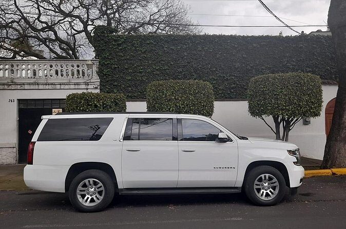 Private Transfer from the Airport to Hotels in Mexico City - Vehicle Comfort and Amenities