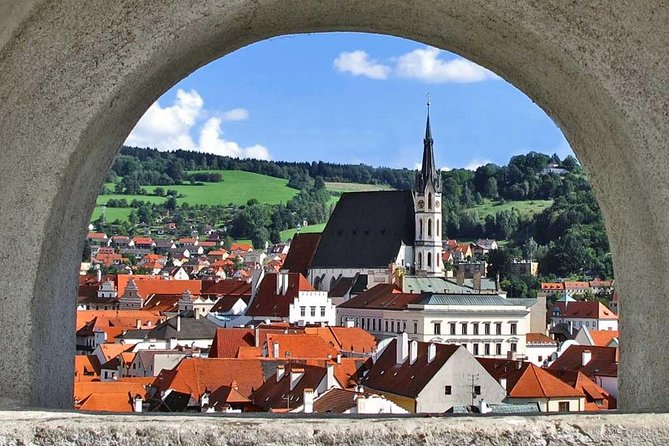 Private Transfer From Vienna to Prague With a Stopover in Cesky Krumlov - Discover Krumlov Castle and Tower