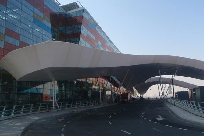Private Transfer From Zvartnots International Airport to the Hotels of Yerevan - Service Details