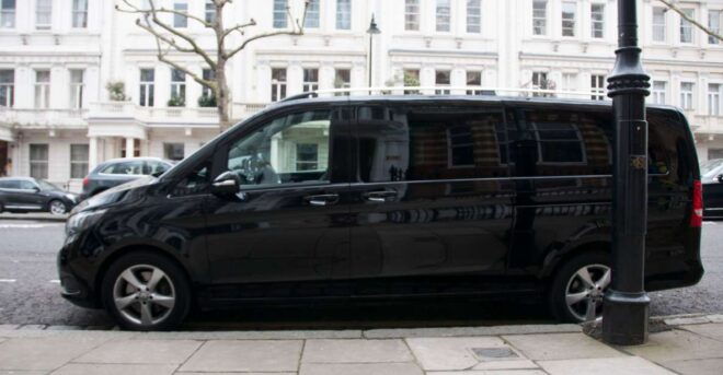 Private Transfer Gatwick Airport to City Airport/Docklands - Coverage of Major London Airports and Ports