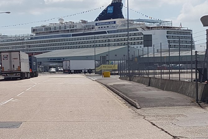 Private Transfer: Heathrow Airport to Southampton Cruise Terminal - Infant Seats Available