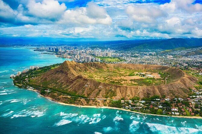 Private Transfer: Honolulu to Honolulu Airport HNL in Sedan Car - The Driver Experience and Local Knowledge