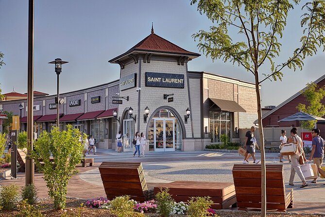 Private Transfer in Woodbury Commons Premium Outlets - Overview and Inclusions
