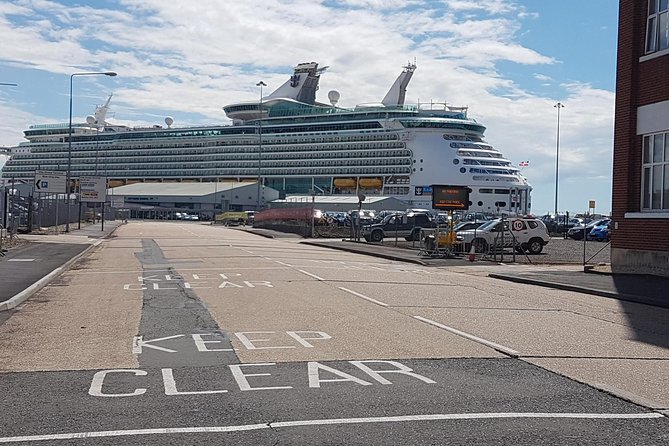 Private Transfer: London Hotel/Accommodation to Southampton Cruise Terminal - Pickup Service at London Location