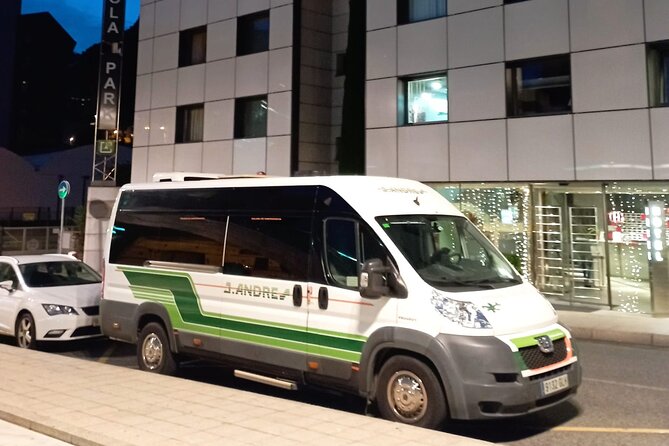 Private Transfer Minibus From Airport Barcelona to Salou - Group Details