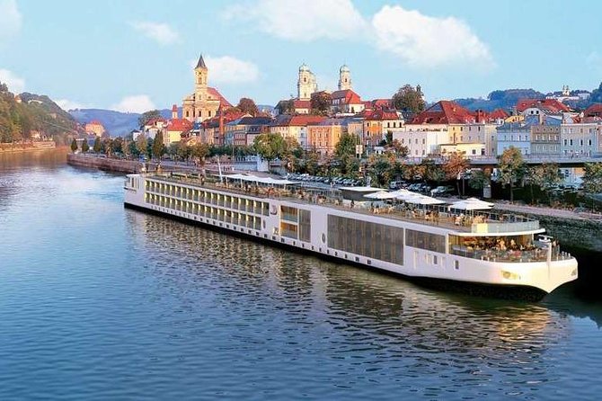 Private Transfer: Munich to Cruise Port Passau in Business Car - The Sum Up