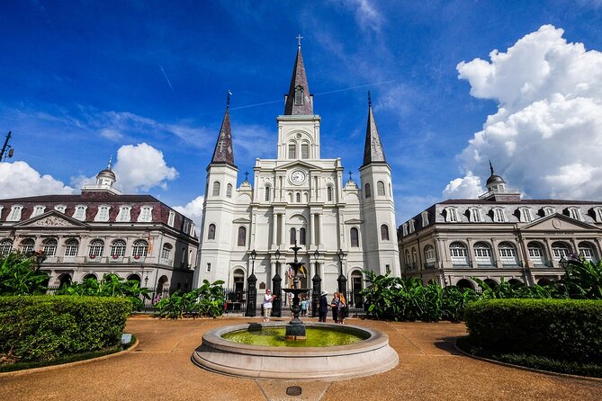 Private Transfer: New Orleans to Louis Armstrong Airport MSY in Business Car - Booking Confirmation and Infant Seats